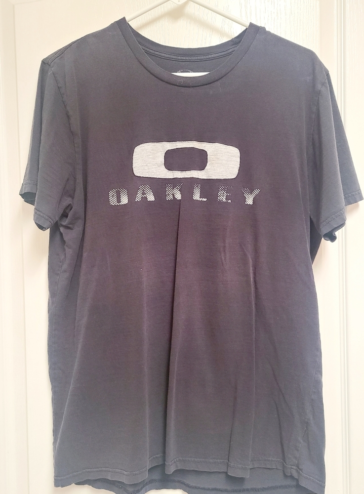 4/$20 Men's Oakley Shirt